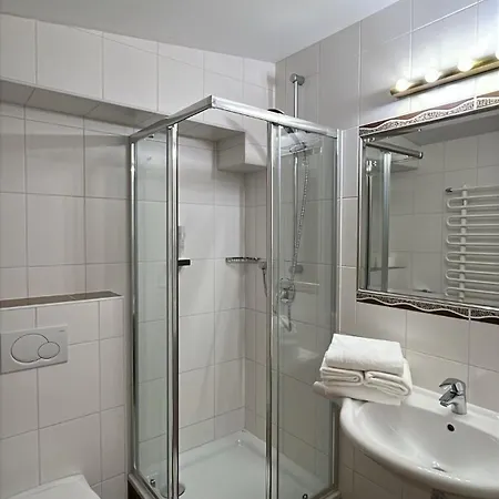 מלון Alpinhotel Maistatt 4*