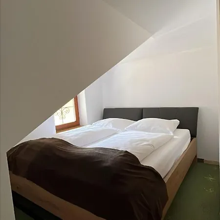 ホテル Alpinhotel Maistatt シュラートミンク